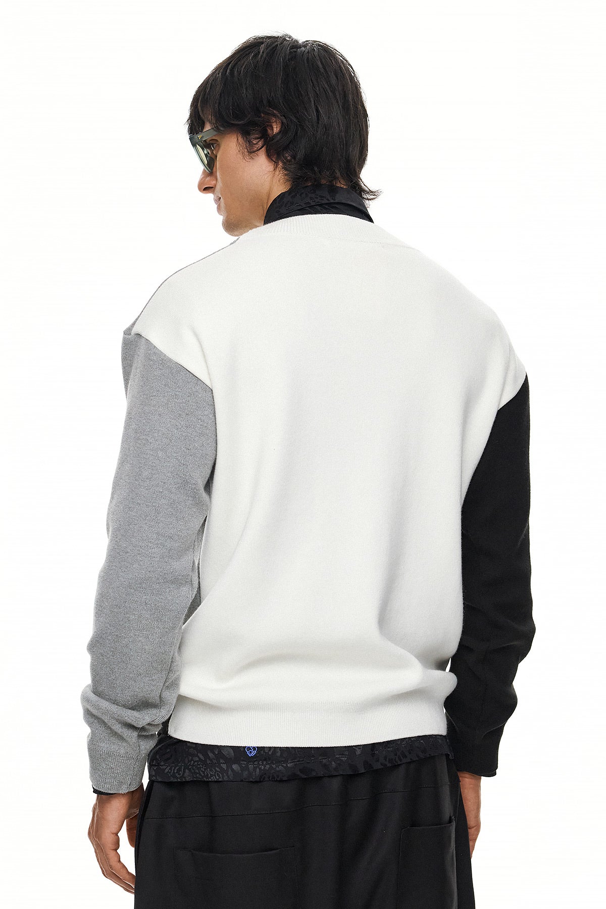 RUI Color Block V-Neck Sweater – Black / Grey / Ecru