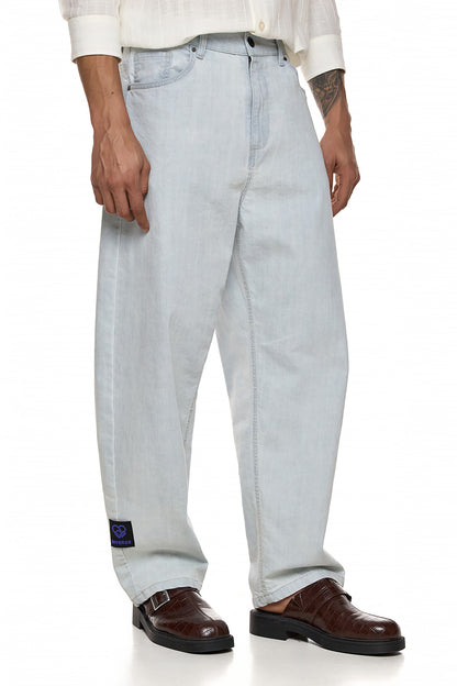 Light Wash Wide Leg Denim – AKIRA