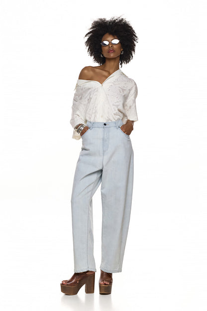 Light Wash Wide Leg Denim – AKIRA