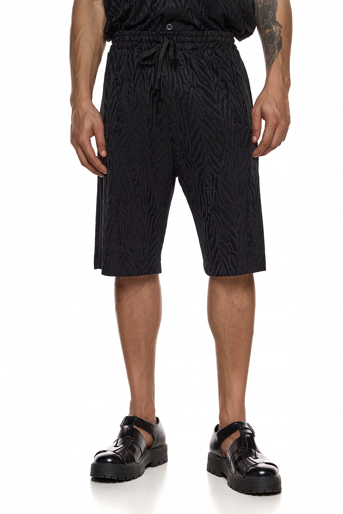 Textured Relaxed Shorts - ASAHI