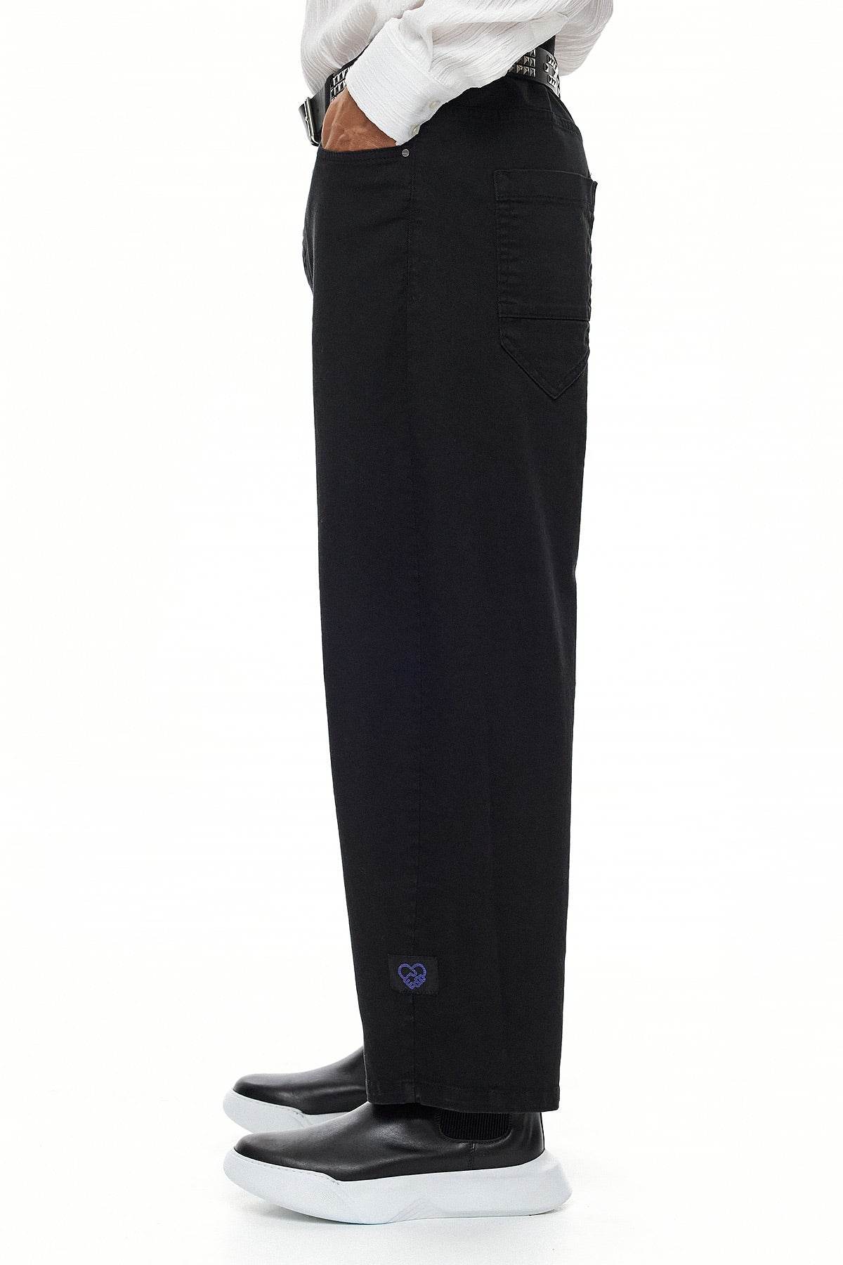 KAI Sculpted Wide-Leg Jeans – Black