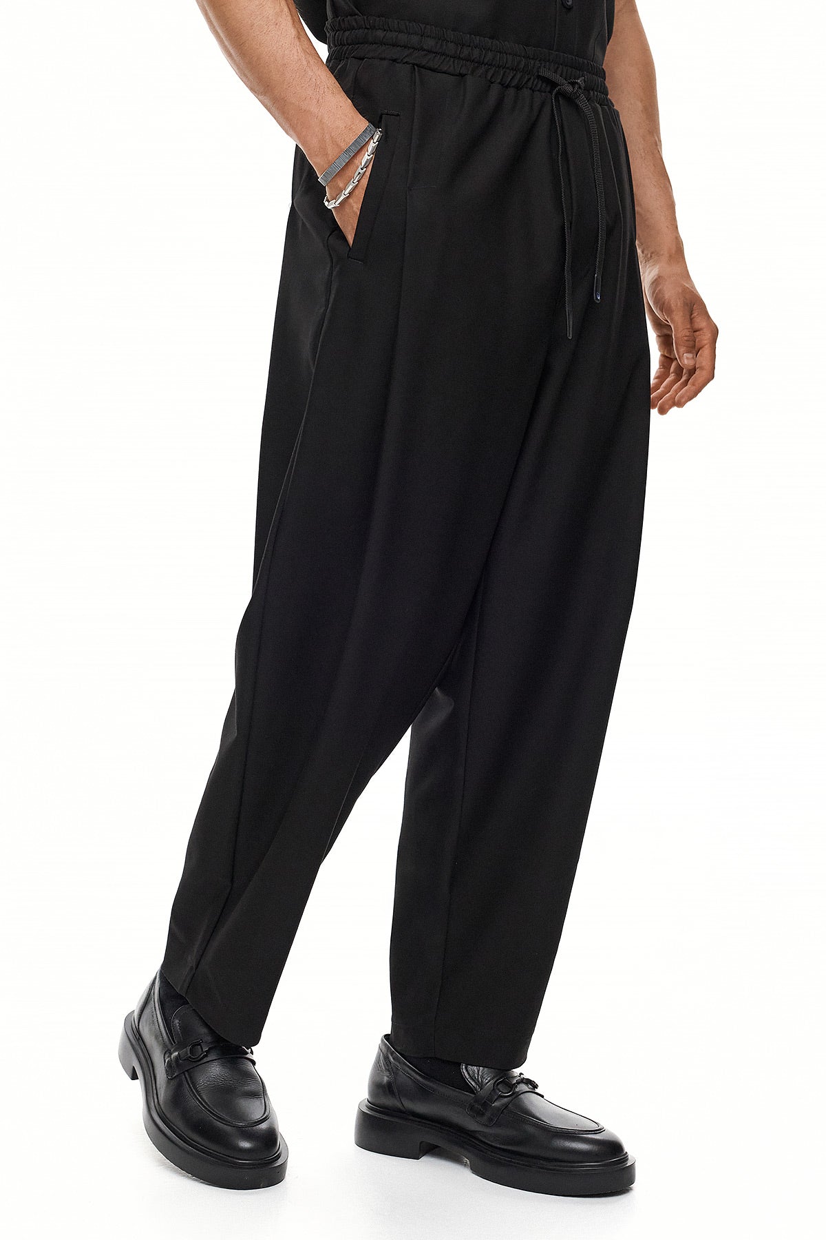 NAGI Relaxed Trousers – Black