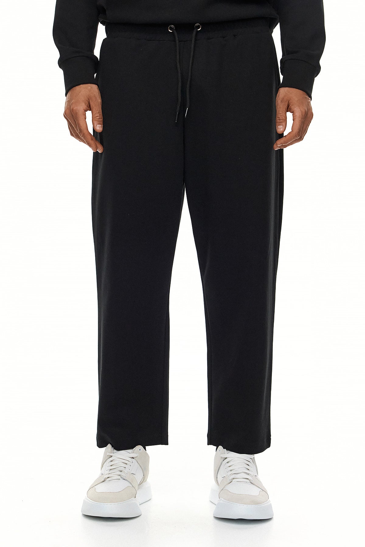 HIKARI Embossed Logo Sweatpants – Black