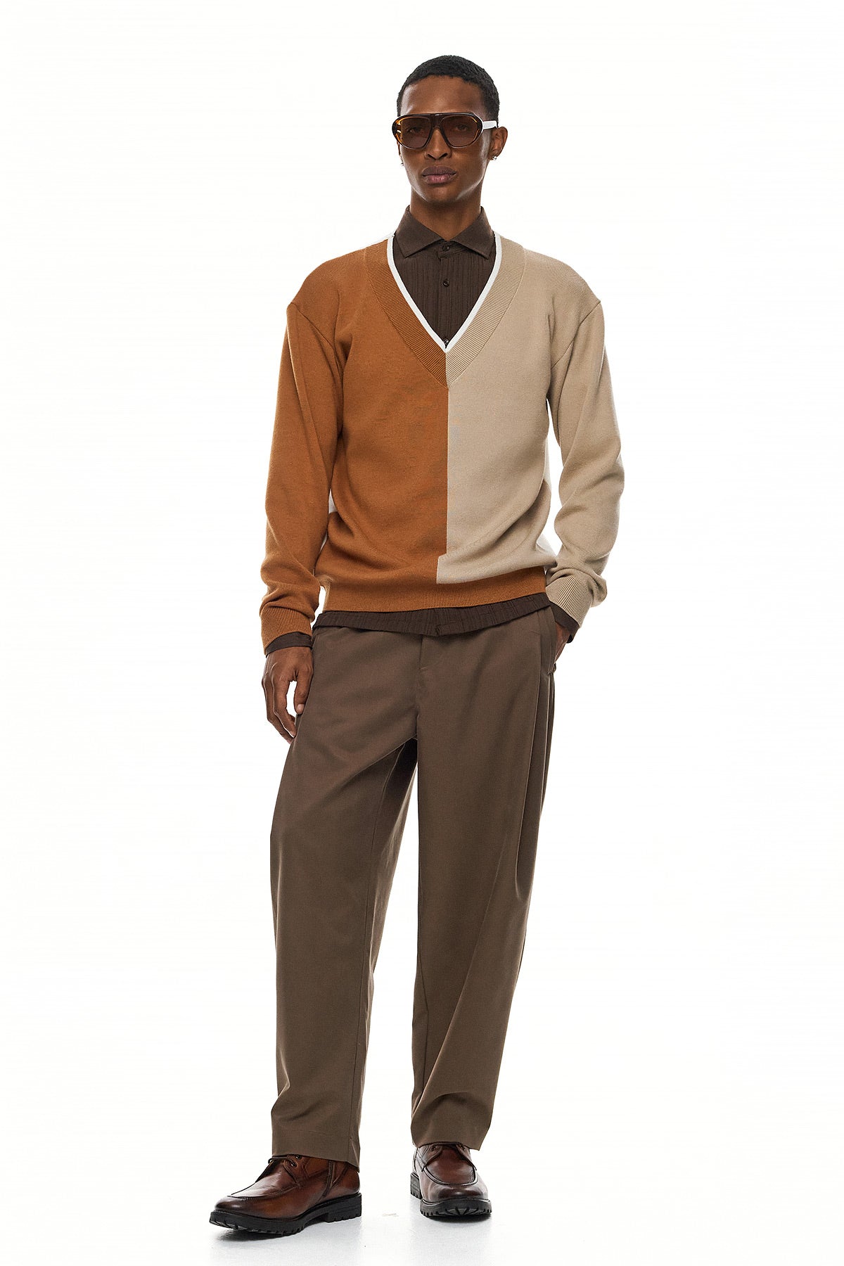 RUI Color Block V-Neck Sweater – Camel / Beige / Ecru